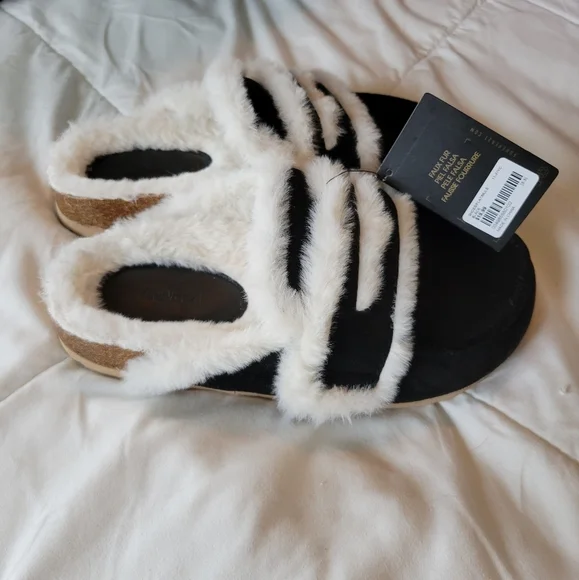 Forever 21 | faux fur suede mules - Picture 4 of 7